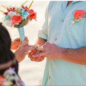 Realistic silk bridal bouquet for beach themed wedding